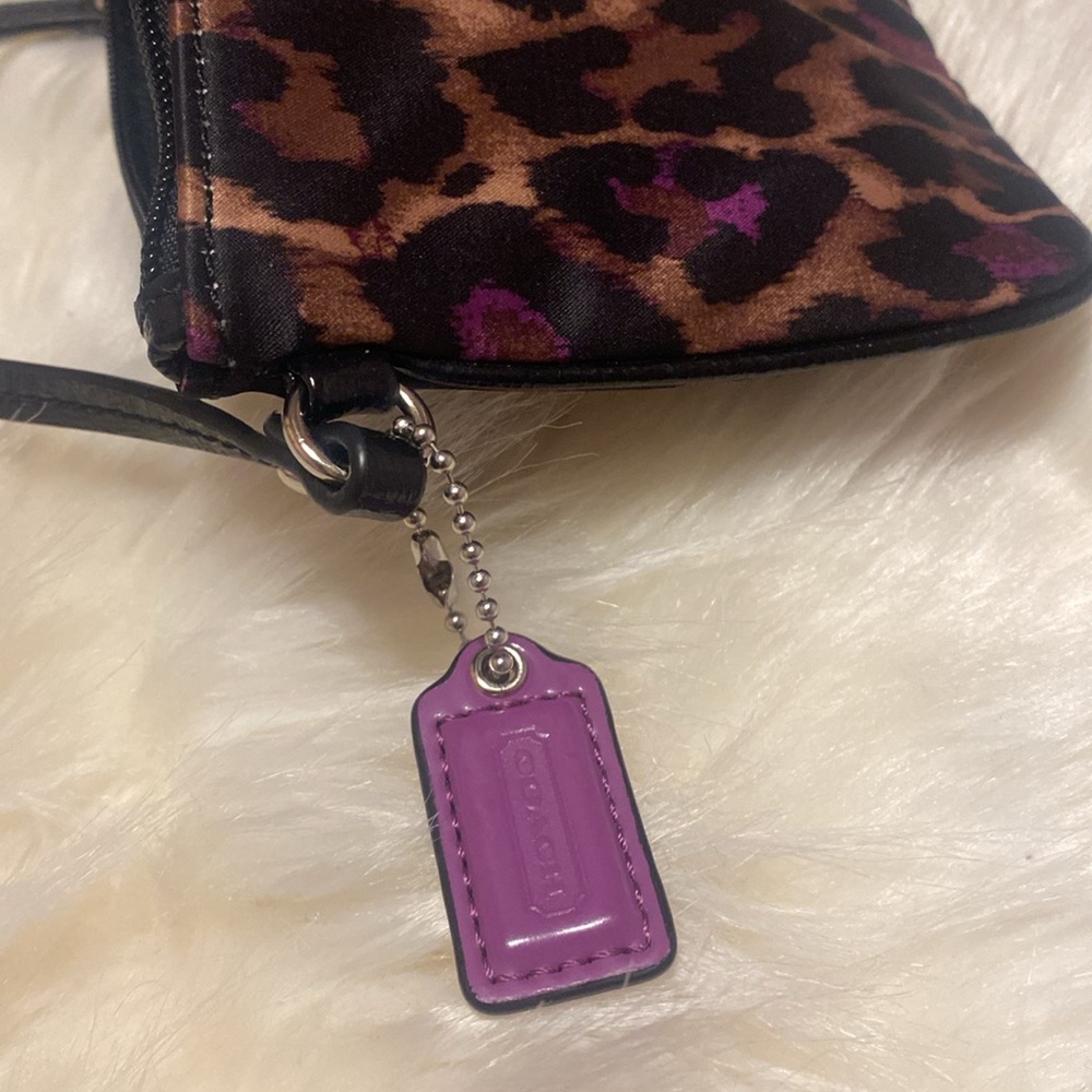 COACH Wristlet L💜VERS! - Picture 4 of 6